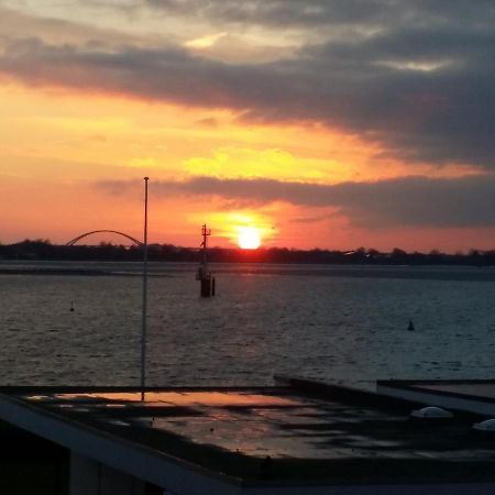 Fehmarn Burgtiefe Suedstrand Meerblick Apartment Meerzeit Esterno foto